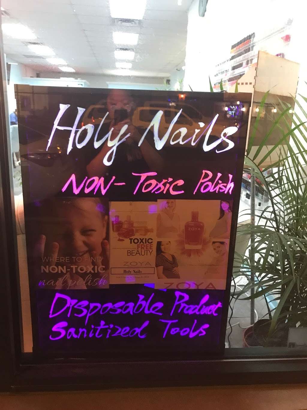 Holy Nails | 4146 N Lincoln Ave, Chicago, IL 60618 | Phone: (773) 327-4705