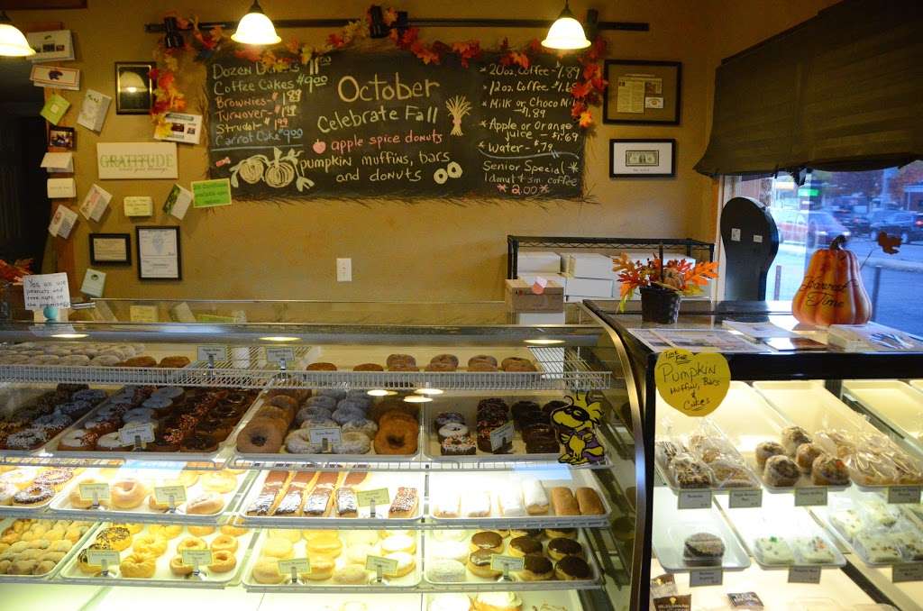 My Sisters Lil Donut Shoppe | 25 S Madison St, Oswego, IL 60543, USA | Phone: (331) 203-2736