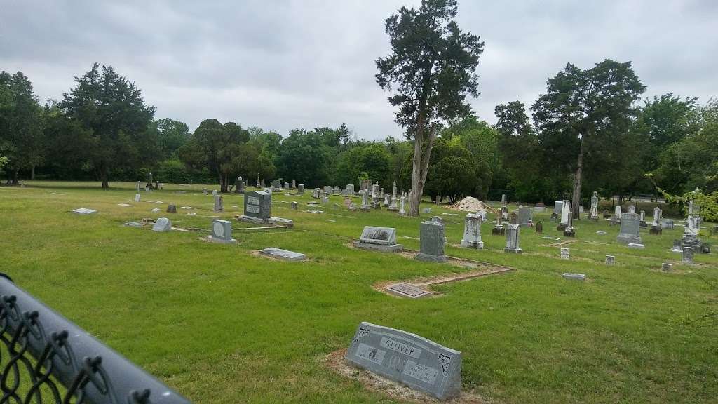 Lisbon Cemetery | Dallas, TX 75216