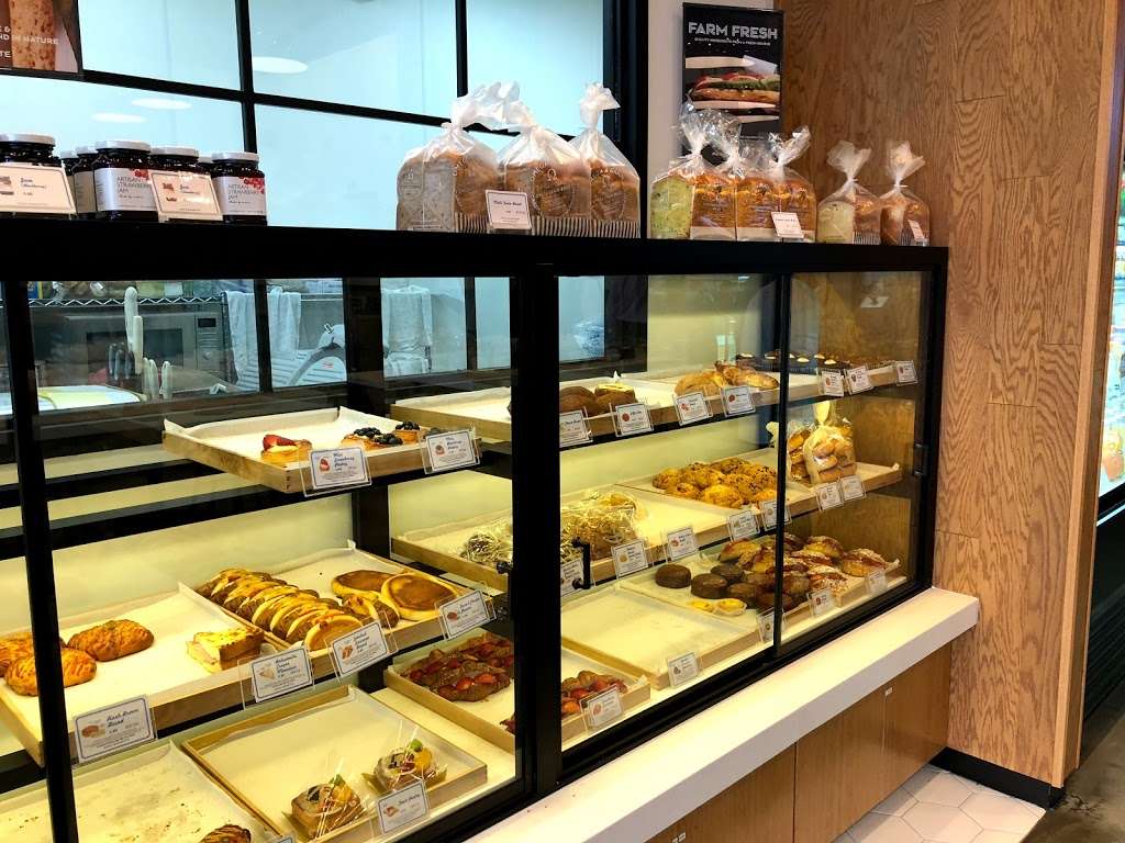 Paris Baguette | 450 Hackensack Ave # 21, Hackensack, NJ 07601, USA | Phone: (201) 488-1414