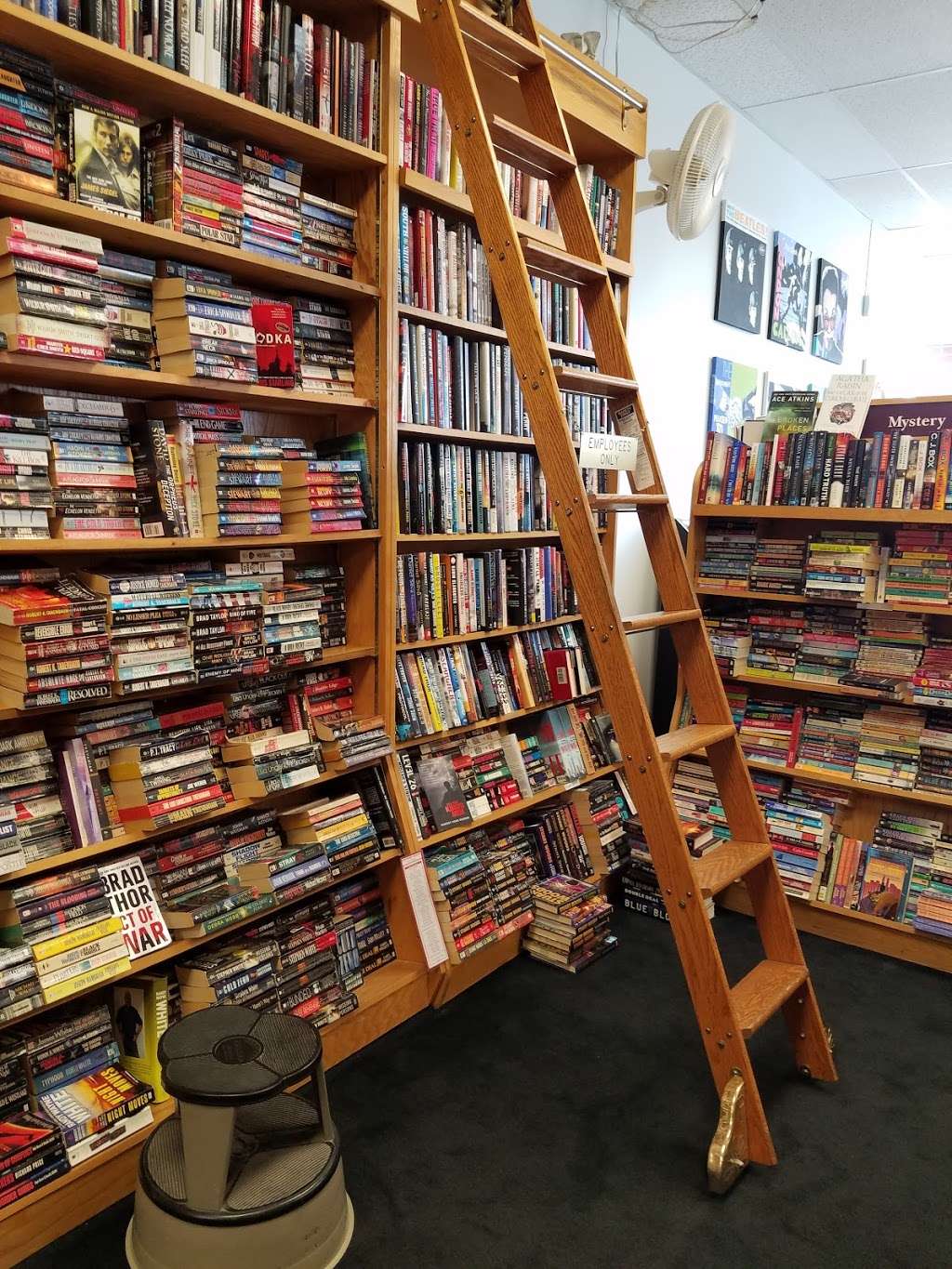 Cornerstone Used Books | 22 S Villa Ave, Villa Park, IL 60181, USA | Phone: (630) 832-1020