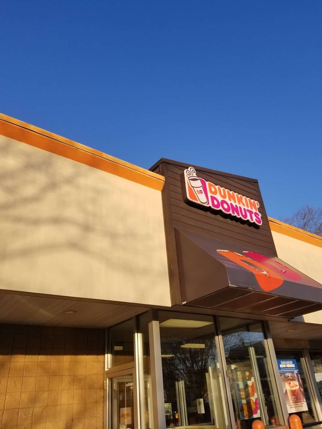 Dunkin | 1083 Providence Rd, Whitinsville, MA 01588, USA | Phone: (508) 234-8558