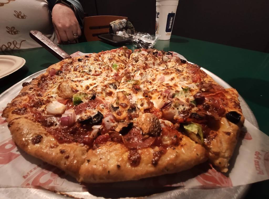 Mac’s Pizza Pub | 6309 Wooster Pike, Cincinnati, OH 45227 | Phone: (513) 271-6227