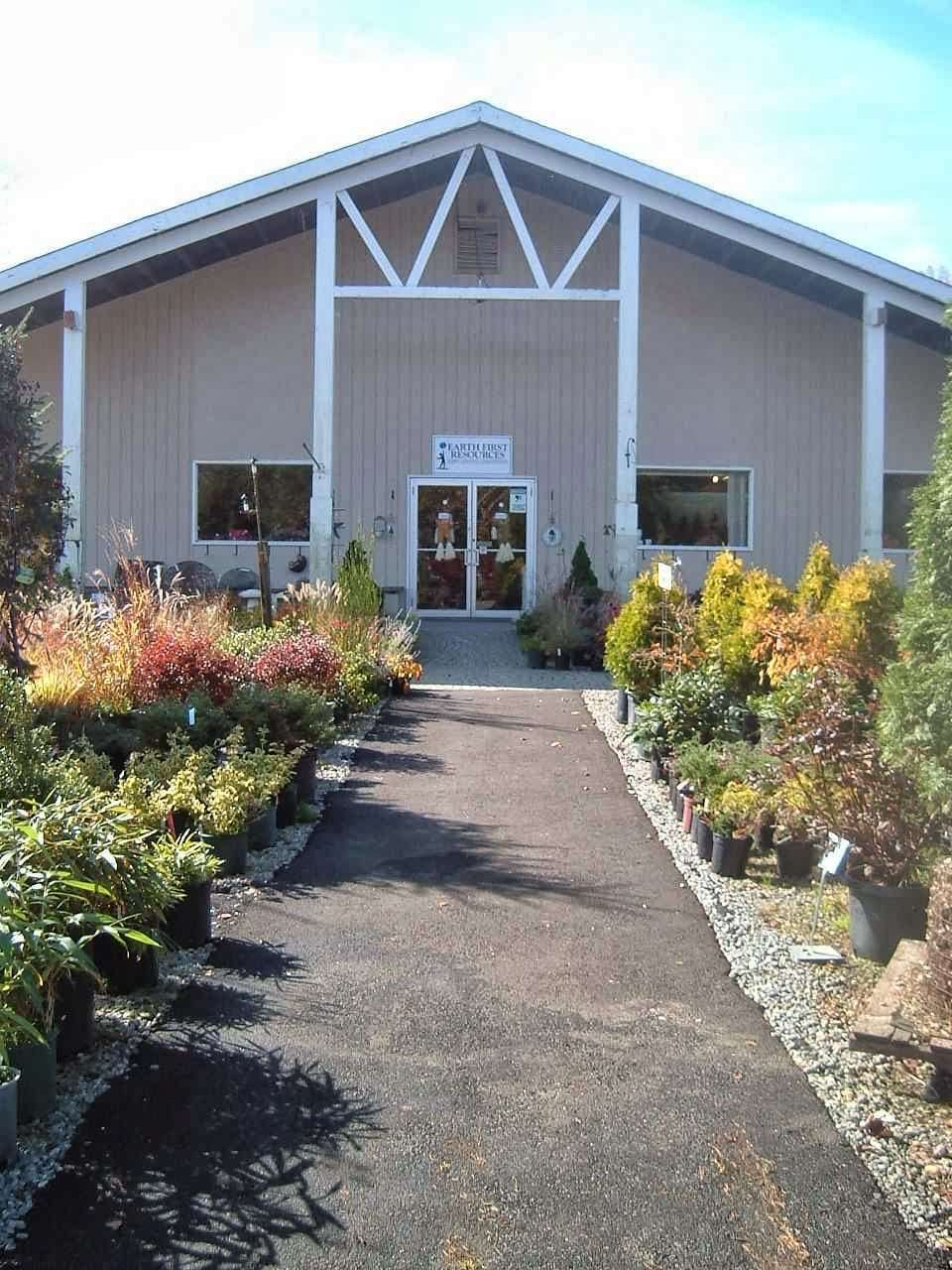 Wakemans White Birch Nursery | 6923 Main St, Trumbull, CT 06611, USA | Phone: (203) 261-3926