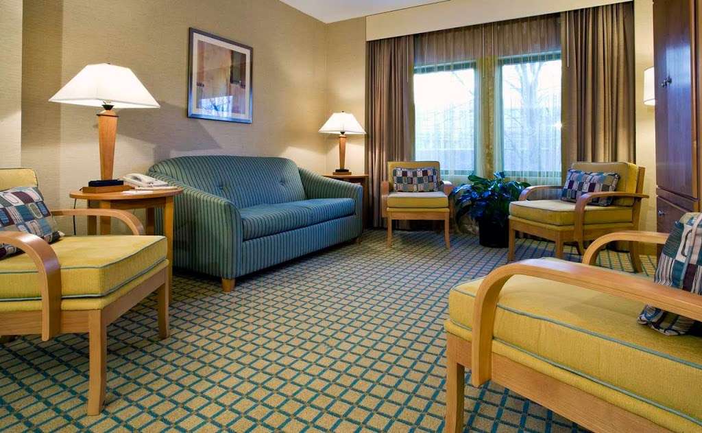 Embassy Suites by Hilton Chicago OHare Rosemont | 5500 N River Rd, Rosemont, IL 60018 | Phone: (847) 678-4000