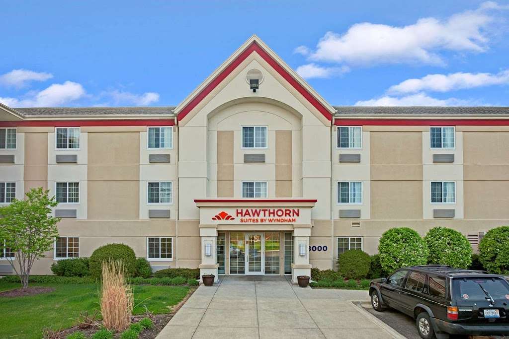 Hawthorn Suites by Wyndham Northbrook Wheeling | 8000 Capitol Dr, Wheeling, IL 60090, USA | Phone: (847) 495-9153