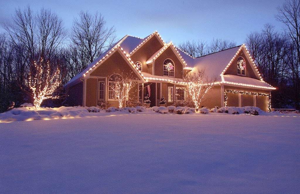 Christmas Decor by Arvidson | 3209 State Rte 31, Crystal Lake, IL 60012, USA | Phone: (815) 459-0660