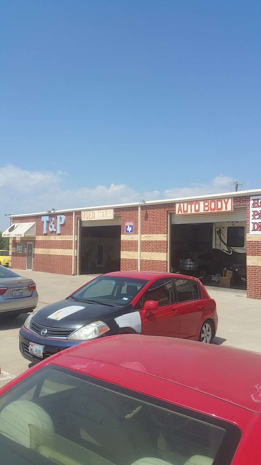 T & P Auto Body & Used Cars | 2360 W Main St, Grand Prairie, TX 75050, USA | Phone: (972) 262-6811