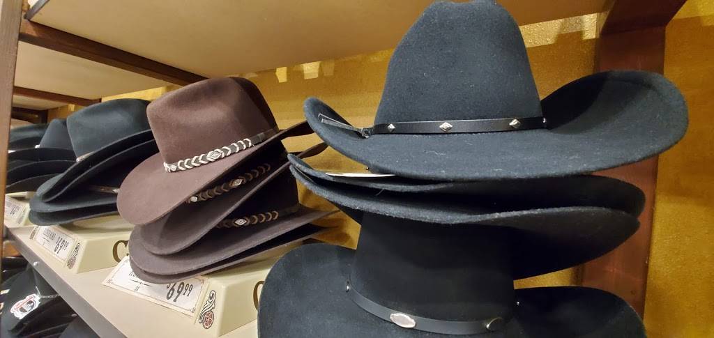 Cavenders Western Outfitter | 889 S 72nd St, Omaha, NE 68114, USA | Phone: (402) 393-2415