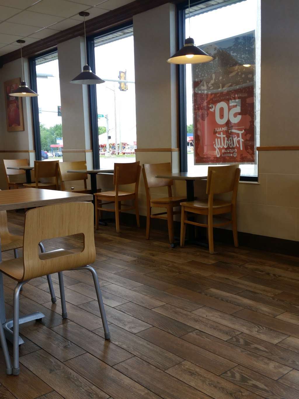 Wendys | 925 West, US-24, Independence, MO 64050 | Phone: (816) 252-5330