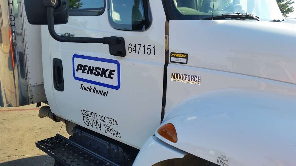 Penske Truck Rental | 2705 Eisenhower St, Carrollton, TX 75007, USA | Phone: (972) 446-1616