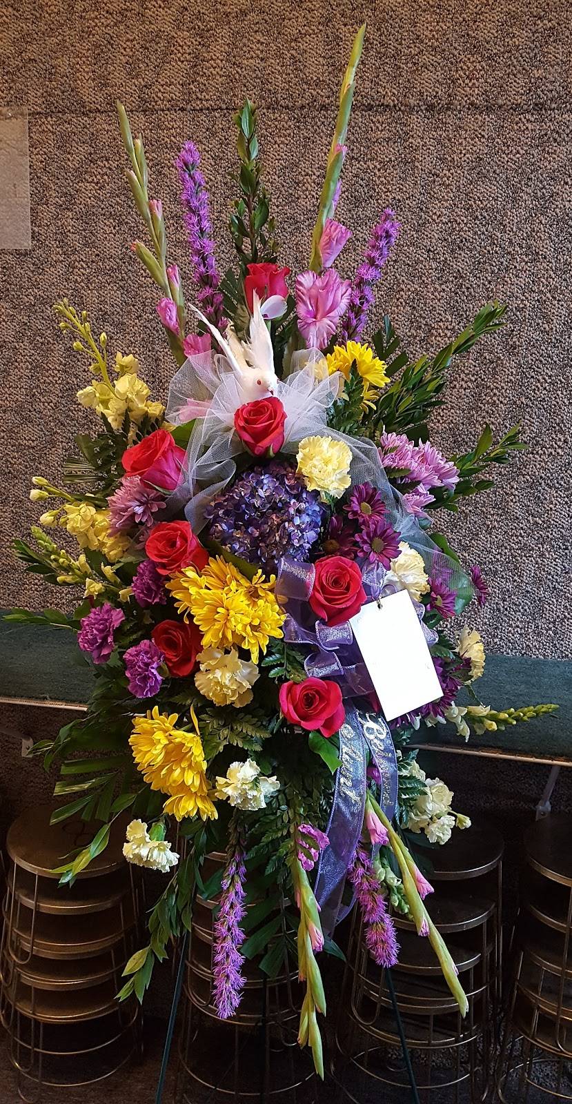 Geraldine Florist | 615 S Florissant Rd, Ferguson, MO 63135, USA | Phone: (314) 521-1107