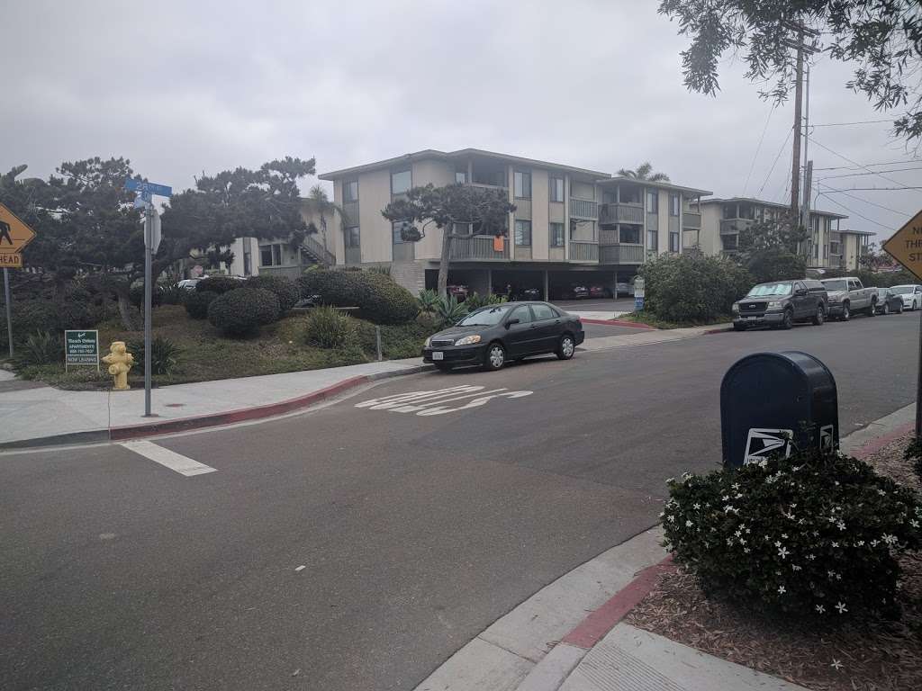 USPS Mail Collection Boxes | 2731 Camino Del Mar, Del Mar, CA 92014, USA