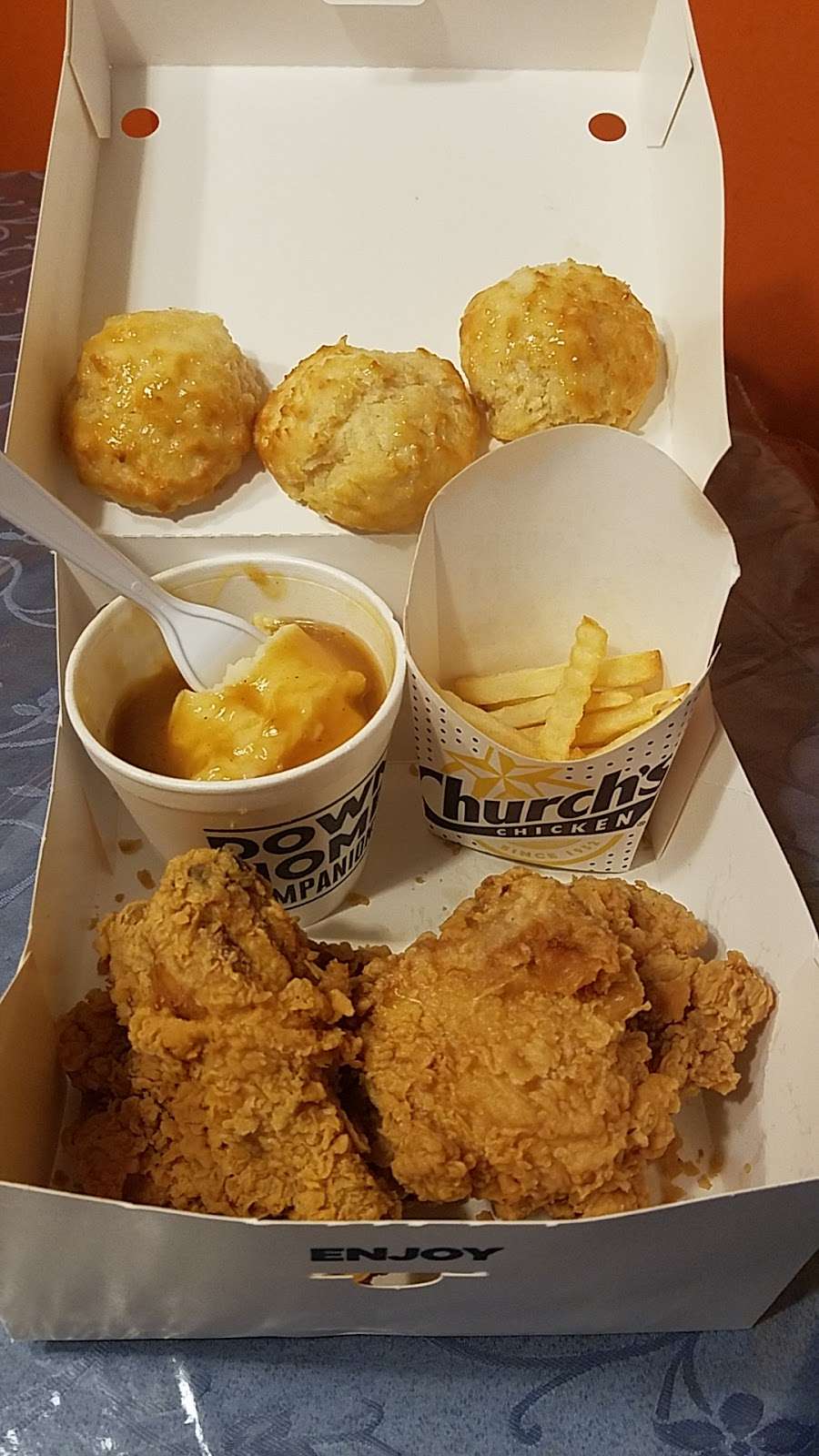 Churchs Chicken | 820 S Walton Walker Blvd, Dallas, TX 75211 | Phone: (214) 331-3544