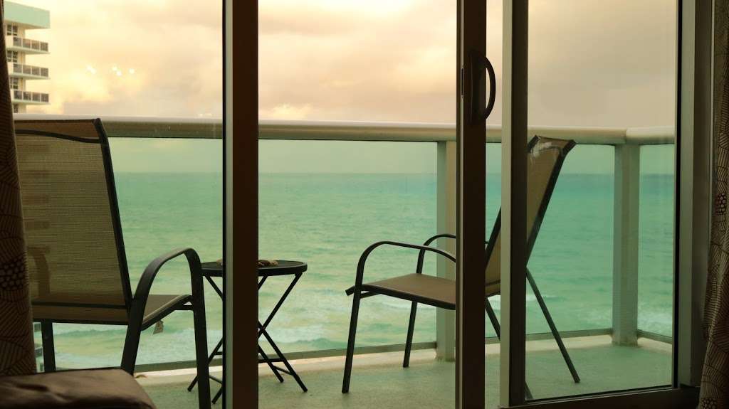 Tides by Ammos Vacation Rentals Miami | 3801 S Ocean Dr, Hollywood, FL 33019, USA | Phone: (305) 934-0044