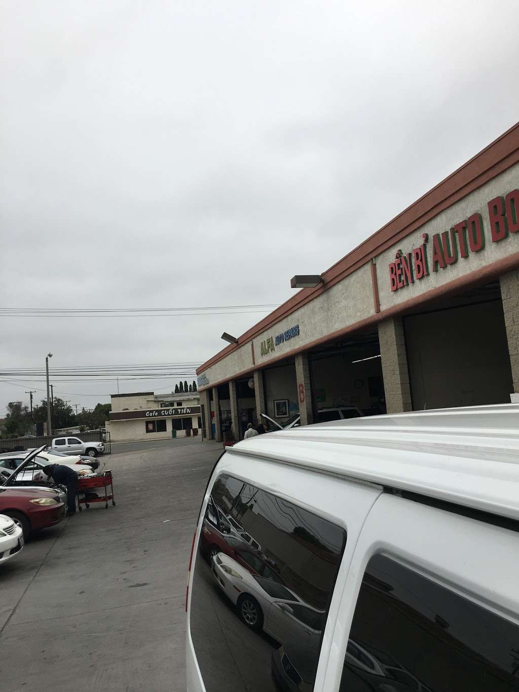 BEN BI AUTO BODY & REPAIR | 4525 W 1st St C, Santa Ana, CA 92703 | Phone: (714) 775-8772