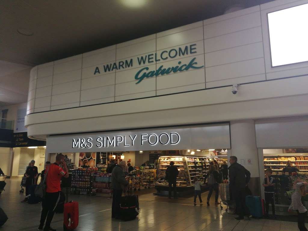 M&S Gatwick South Airport Simply Food | Perimeter Rd E 2 Floor South Terminal, Arrivals Hall, Redhill, Horley, Gatwick RH6 0NP, UK | Phone: 01293 568558
