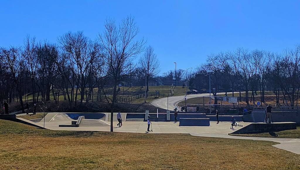 Lenexa Skate Park | Greenway Ln, Lenexa, KS 66215, USA | Phone: (913) 477-7100