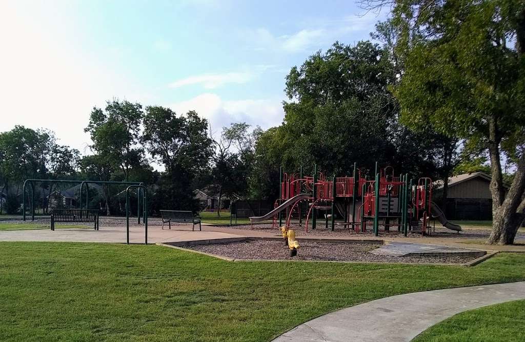 Holcomb Park | 1033 Holcomb Rd, Dallas, TX 75217, USA | Phone: (214) 670-4100