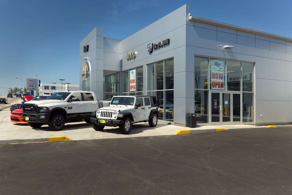 Ray Chrysler Dodge Jeep Ram | 23 N US-12, Fox Lake, IL 60020, USA | Phone: (847) 587-3800