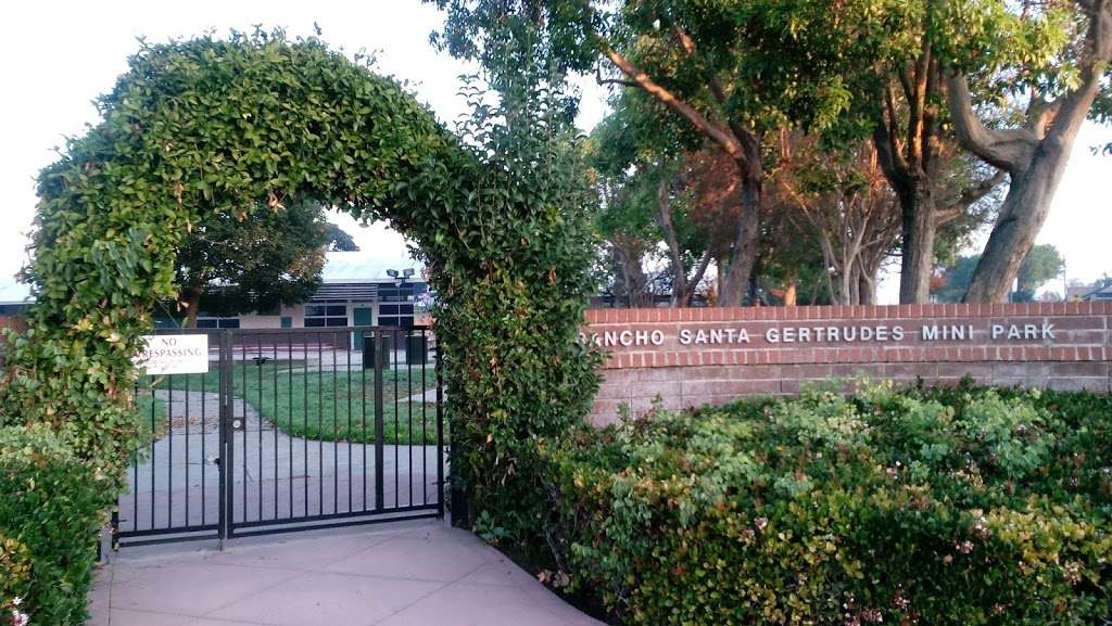 Rancho Santa Gertrudes Elementary School | 11233 Charlesworth Rd, Santa Fe Springs, CA 90670, USA | Phone: (562) 692-0841