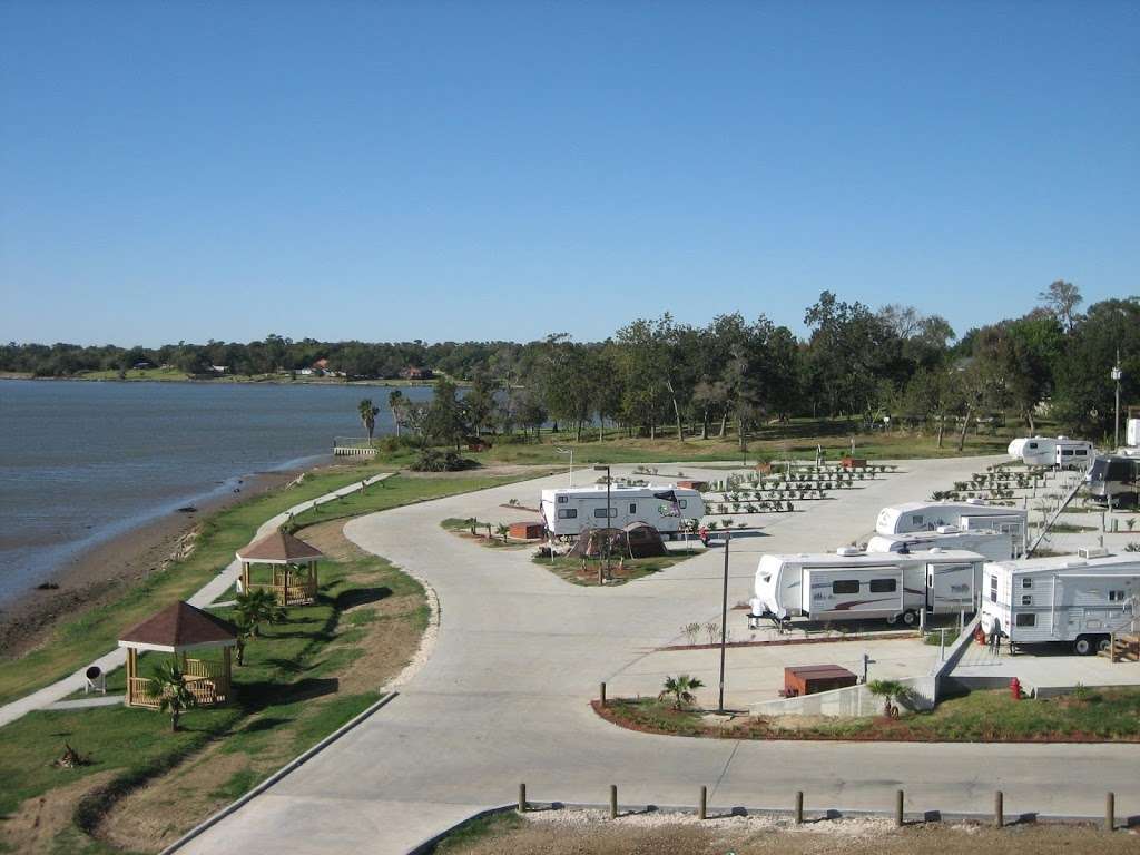 San Jacinto Riverfront RV Resort | 540 S Main St, Highlands, TX 77562, USA | Phone: (281) 426-6919