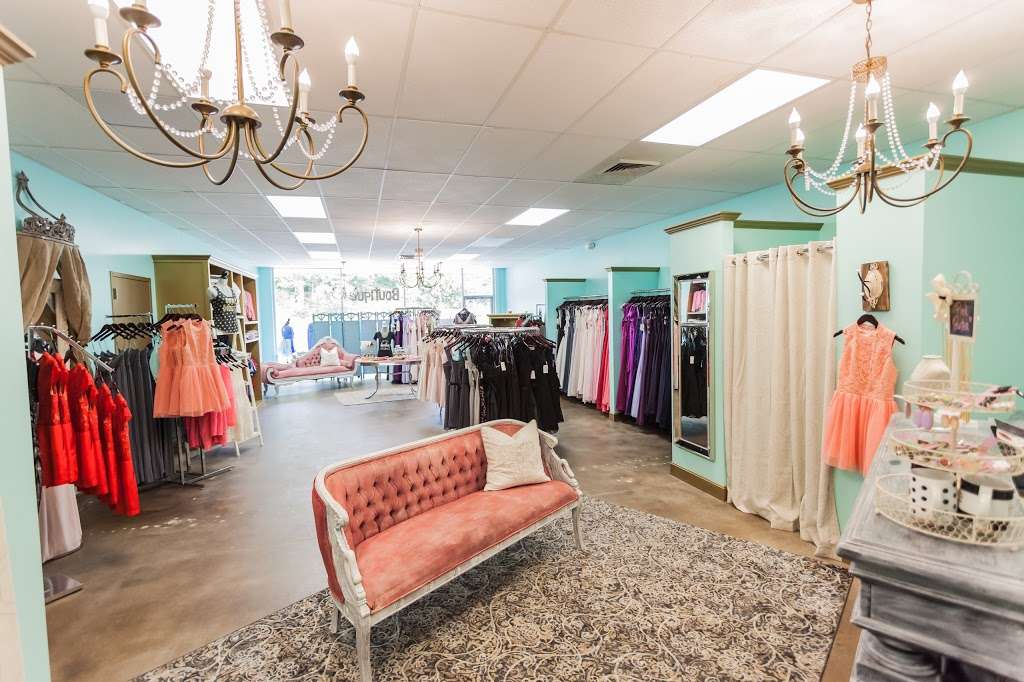 Stephanies Bridal Boutique | 18675 East 39th St S, Independence, MO 64057 | Phone: (816) 795-6866