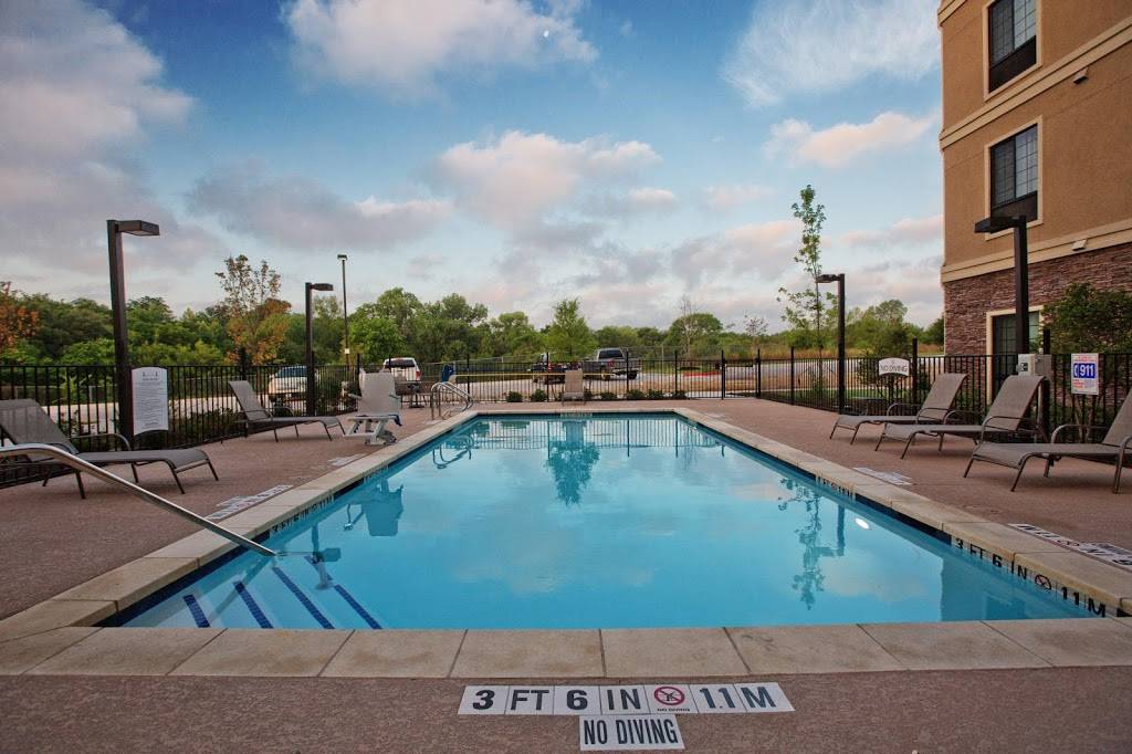 Staybridge Suites Austin South Interstate Hwy 35 | 901 Little Texas Lane Building #F, Austin, TX 78745, USA | Phone: (512) 677-6000