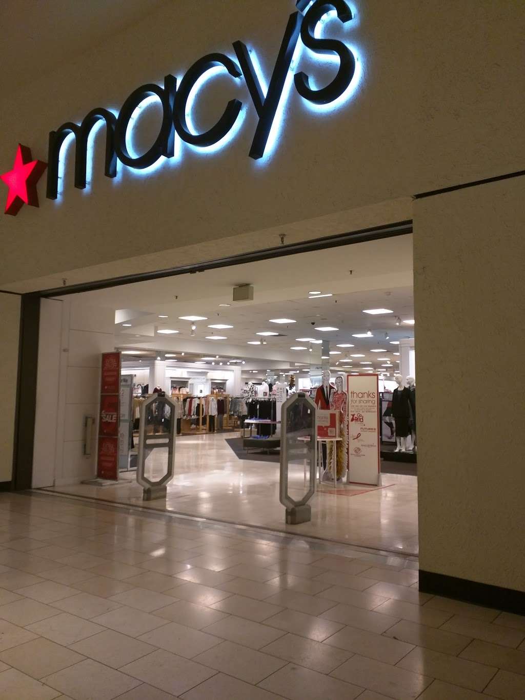 Macys | 590 W Hillcrest Dr, Thousand Oaks, CA 91360, USA | Phone: (805) 496-4444