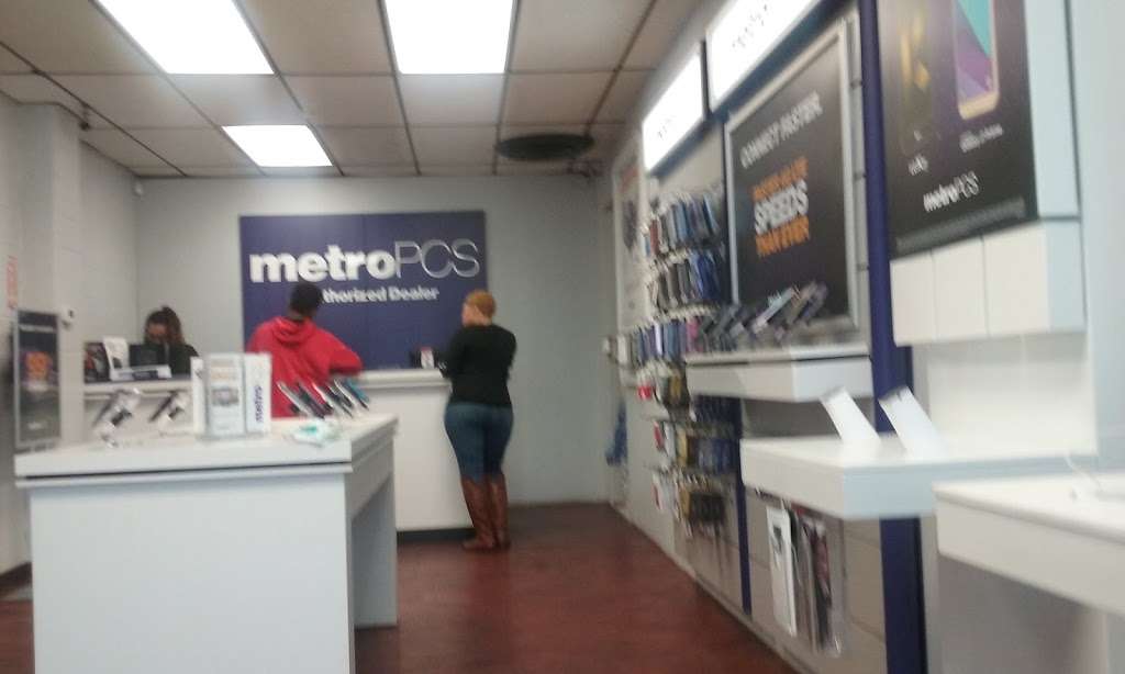 Metro by T-Mobile | 5002 Madison Ave Ste Ul5, Indianapolis, IN 46227 | Phone: (317) 991-5789