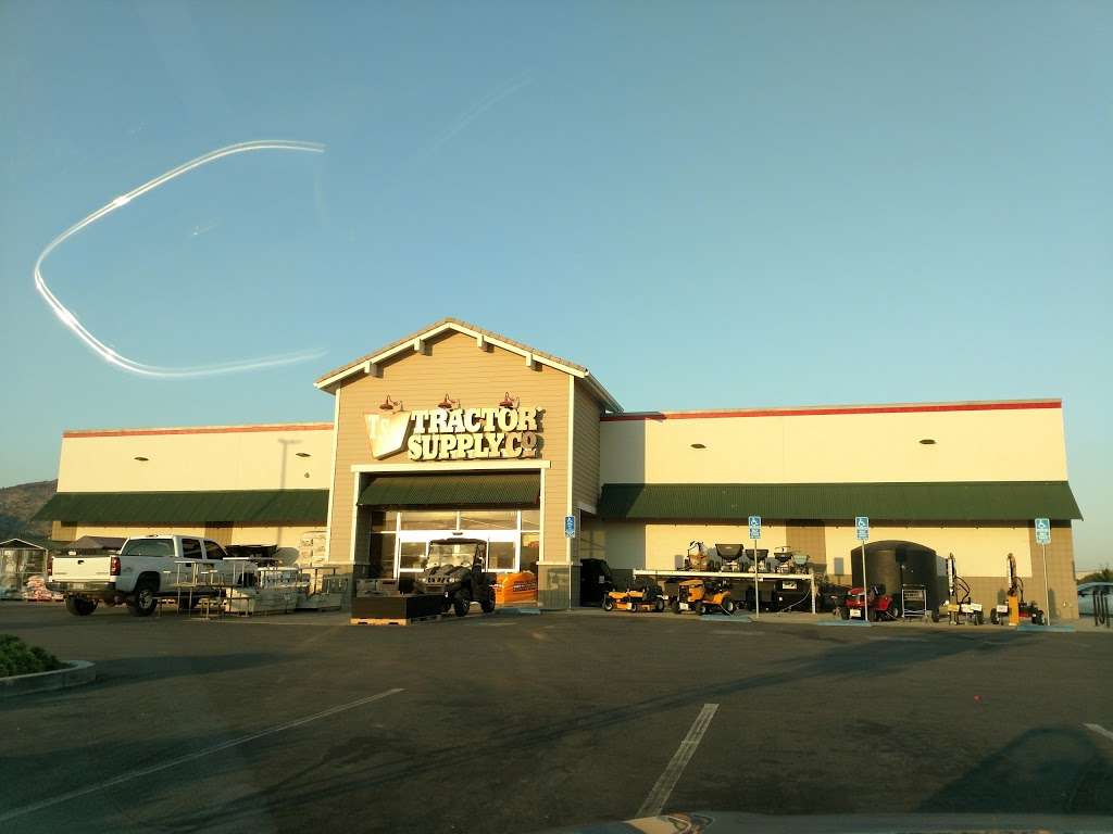 Tractor Supply Co. | 480 N Mill St, Tehachapi, CA 93561, USA | Phone: (661) 823-1687