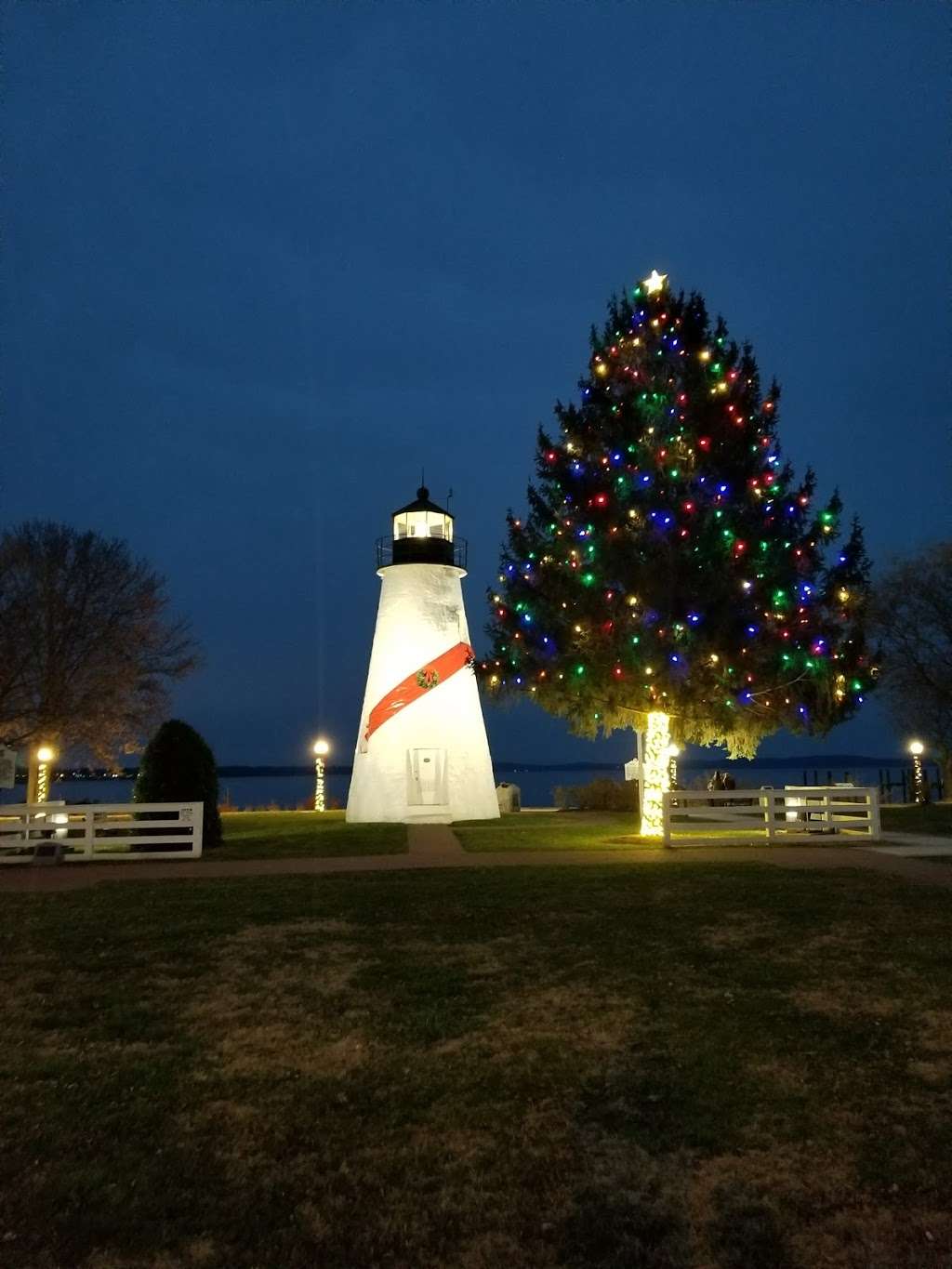 Concord Point Lighthouse | 700 Concord St, Havre De Grace, MD 21078, USA | Phone: (410) 939-3213
