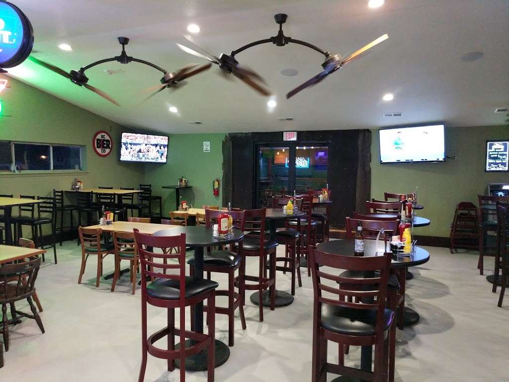 Boozers Bar & Grill | 1100 State Hwy B, Liberty, MO 64068 | Phone: (816) 439-5400