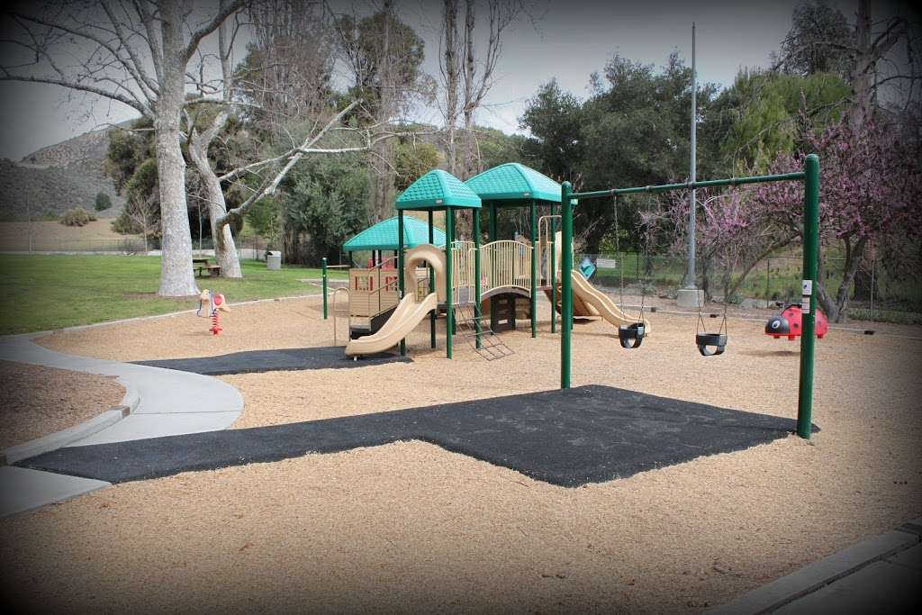 Grape Arbor Park | 5100 Parkville Rd, Calabasas, CA 91301, USA | Phone: (818) 880-6461