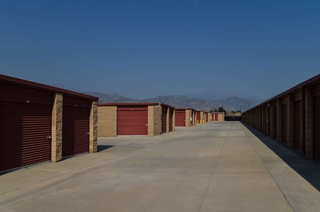 Universal Self Storage | 28099 Greenspot Rd, Highland, CA 92346, USA | Phone: (909) 863-0001