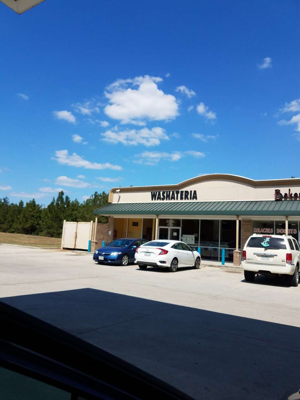 Oaks Washateria | 30326 Nichols Sawmill Rd, Magnolia, TX 77355 | Phone: (281) 356-8200