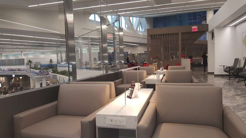 Air Canada Maple Leaf Lounge | East Elmhurst, NY 11371, USA