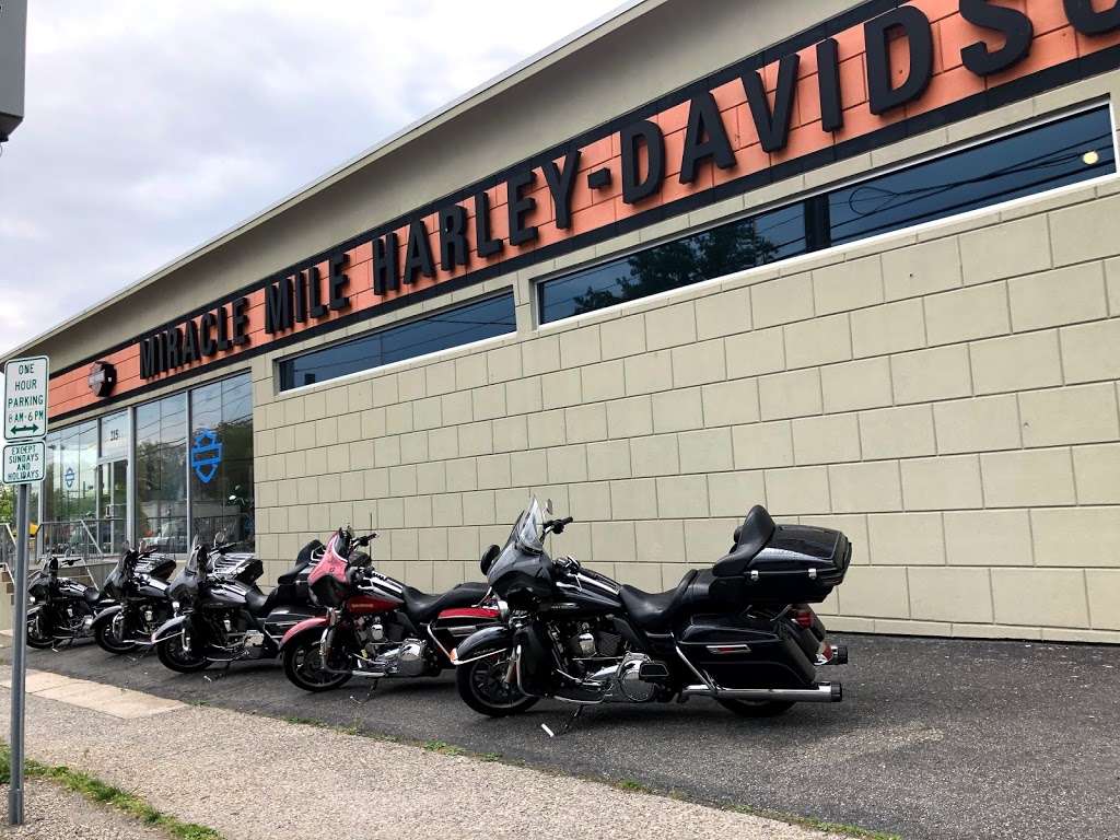 Miracle Mile Harley-Davidson | 215 Northern Blvd, Great Neck, NY 11021, USA | Phone: (516) 466-8800