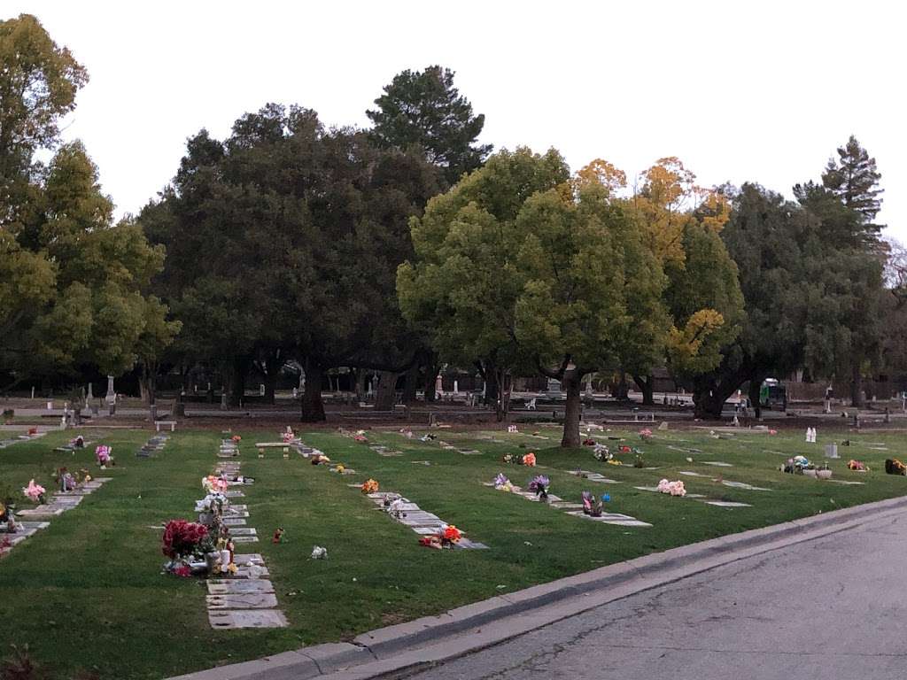 Holy Cross Cemetery | 1880 Santa Cruz Ave, Menlo Park, CA 94025 | Phone: (650) 323-6375