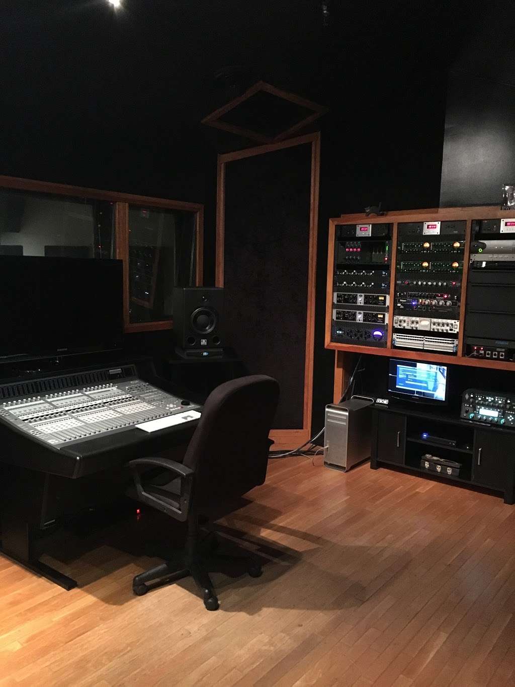 0x1 Sound Studio | 1950 Old Cuthbert Rd, Cherry Hill, NJ 08034, USA | Phone: (856) 354-2181