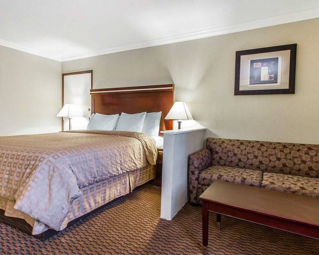 Econo Lodge Inn & Suites Mesa | 951 W Main St, Mesa, AZ 85201, USA | Phone: (480) 833-1231