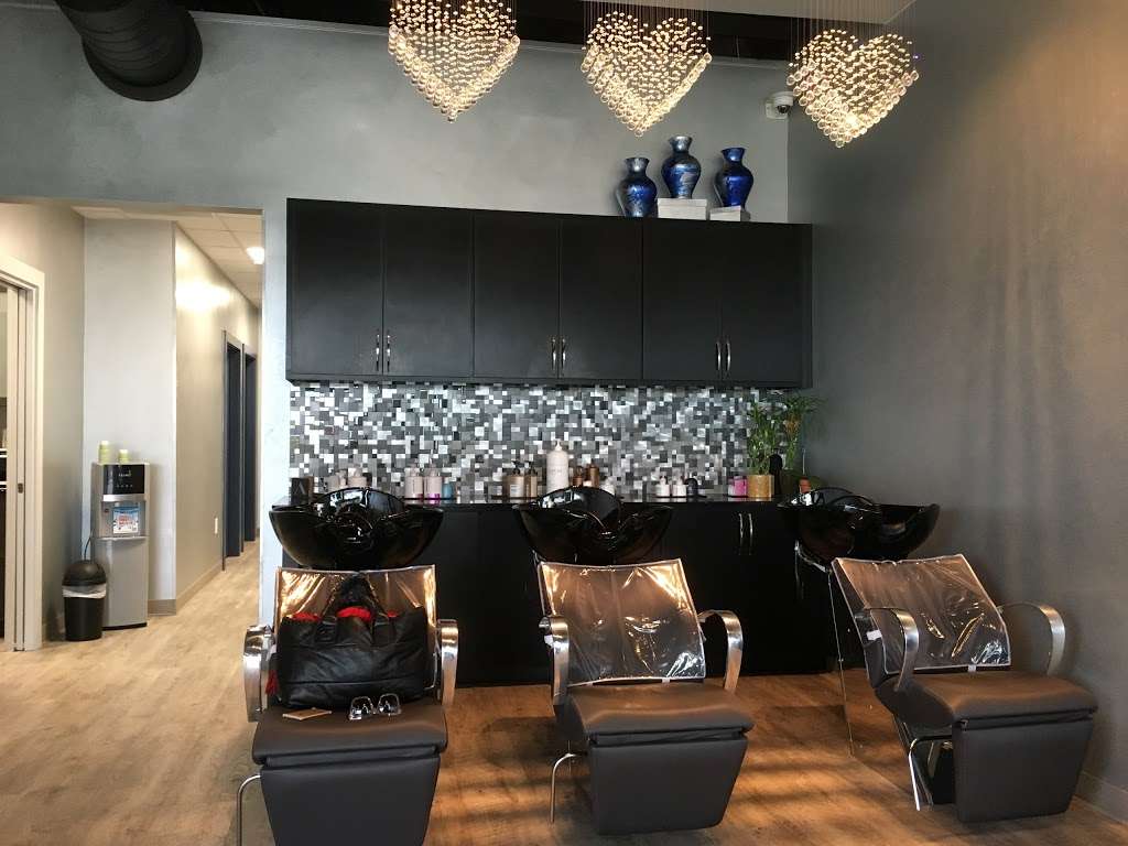 Pretty Chic Salon | 238 N Loop 1604 E #205, San Antonio, TX 78232, USA | Phone: (210) 410-4684