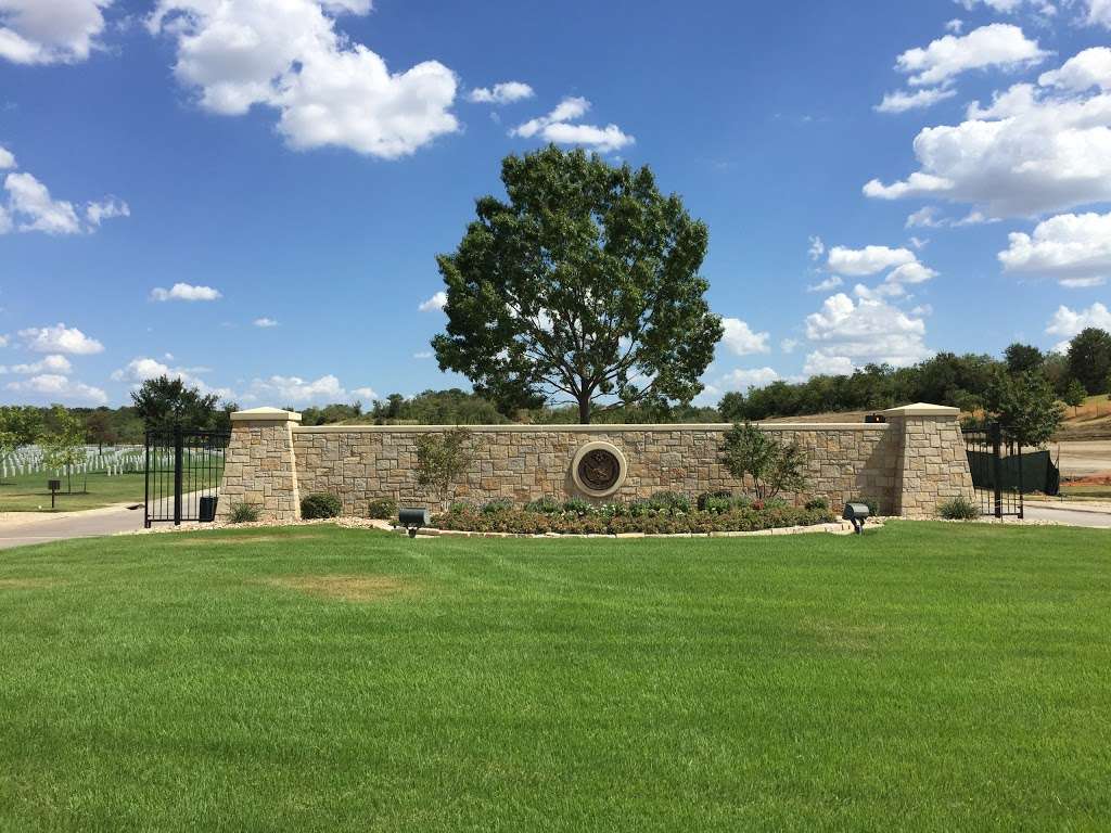 Dallas-Fort Worth National Cemetery | 2000 Mountain Creek Pkwy, Dallas, TX 75211, USA | Phone: (214) 467-3374