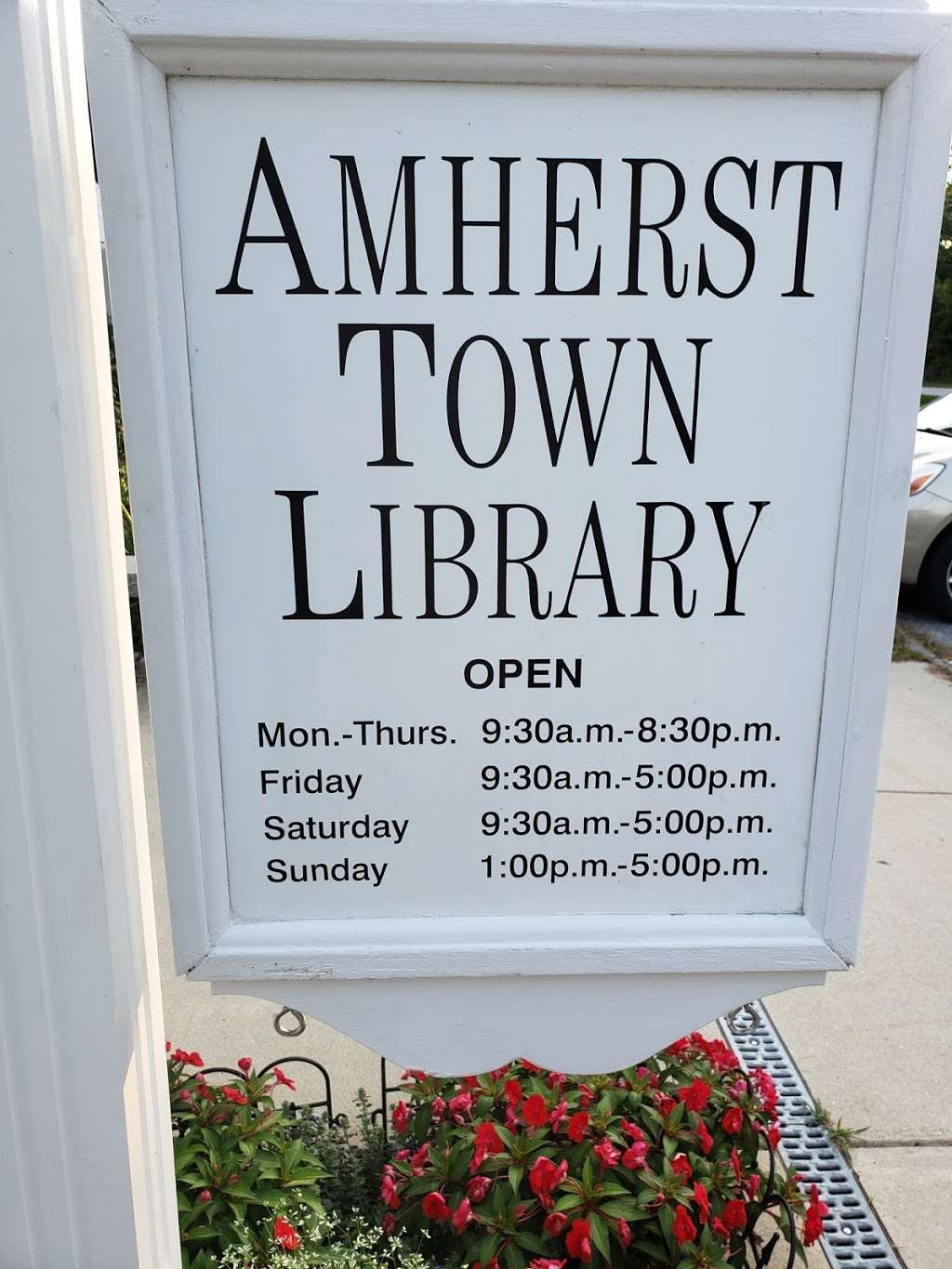 Amherst Town Library | 14 Main St, Amherst, NH 03031, USA | Phone: (603) 673-2288
