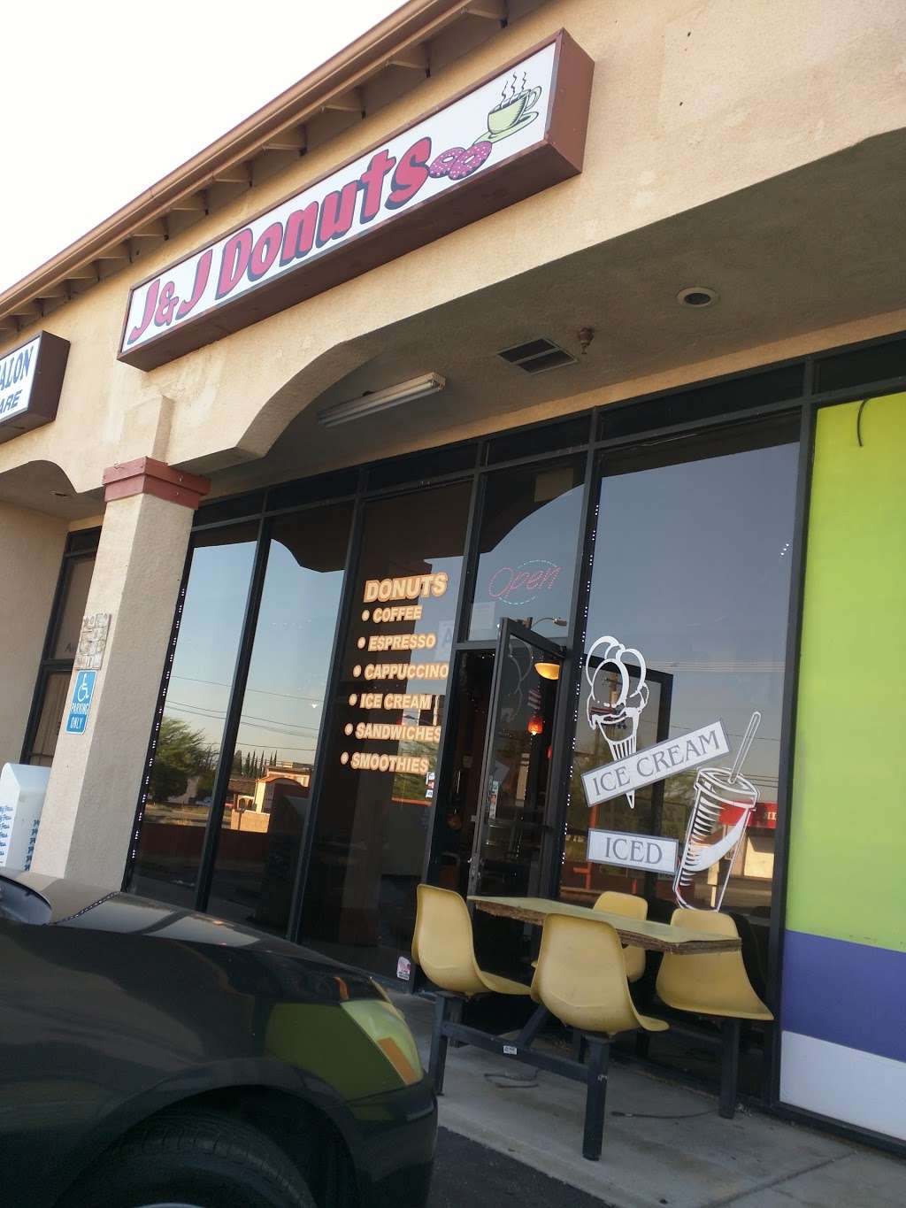 J and J Donuts | 42202 50th St W, Quartz Hill, CA 93536, USA | Phone: (661) 722-8156