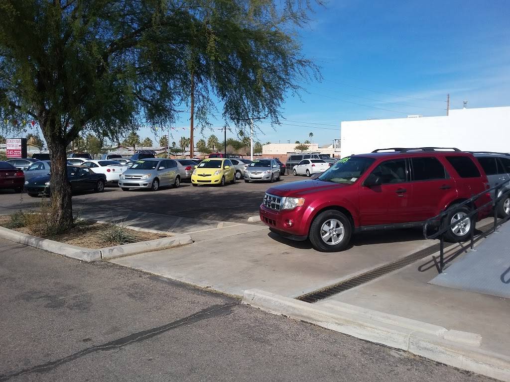 Budget Cars & Trucks Tucson | 2333 S Craycroft Rd, Tucson, AZ 85711, USA | Phone: (520) 747-2278