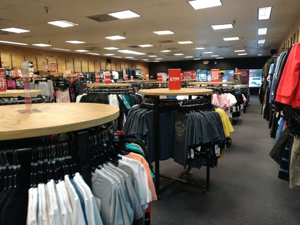 Hurley in 2535 Old Vineland Rd, Kissimmee, FL 34746, USA