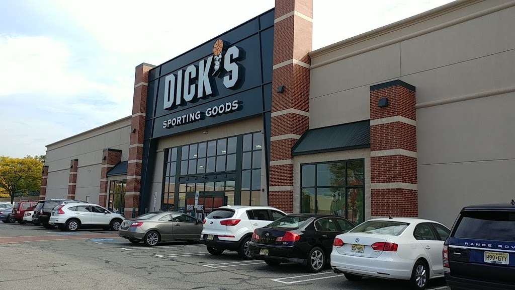 DICKS Sporting Goods | 240 NJ-17 N, Paramus, NJ 07652 | Phone: (201) 261-2926