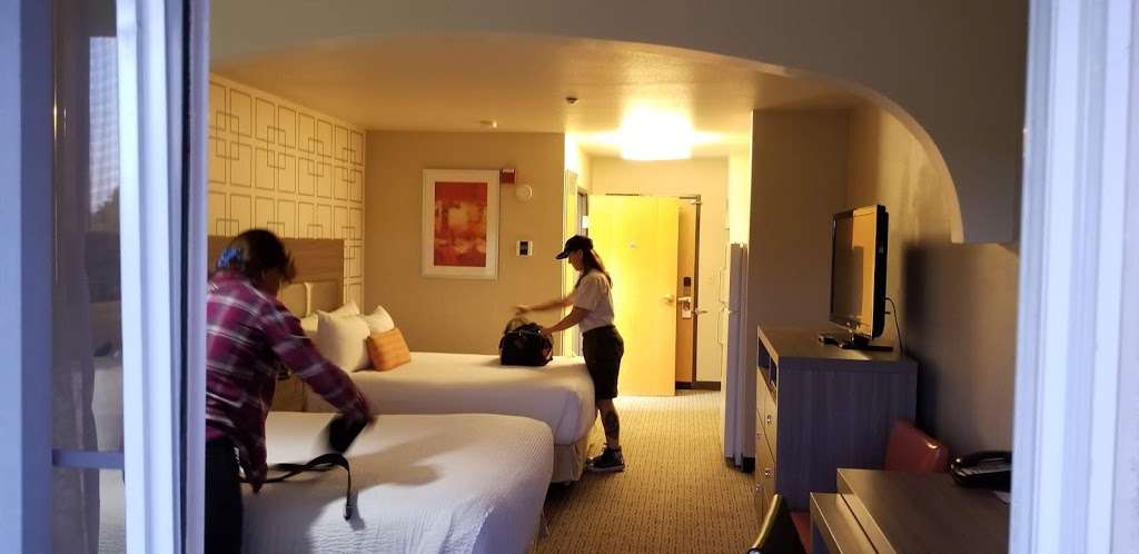 Hawthorn Suites by Wyndham Livermore Wine Country | 1700 N Livermore Ave, Livermore, CA 94551, USA | Phone: (925) 606-6060