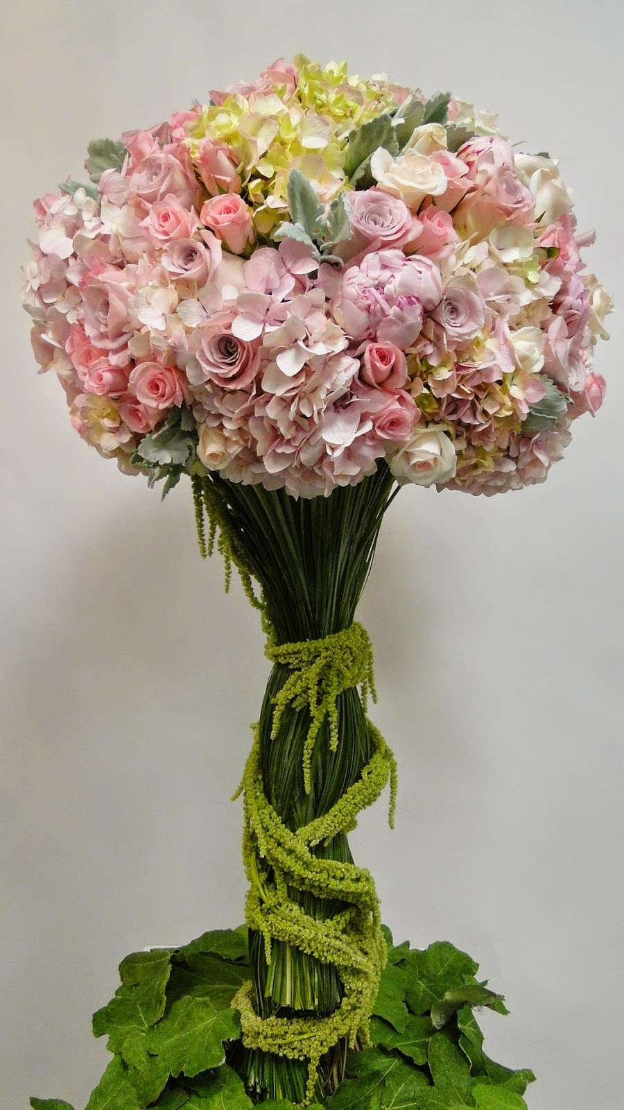 Cesar Haro Floral Design | 746 S San Pedro St, Los Angeles, CA 90014, USA | Phone: (323) 766-7783